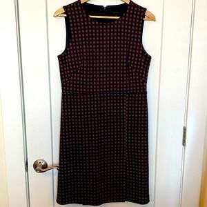 Like new!  Pretty design and pattern! Ann Taylor S 6 dress.